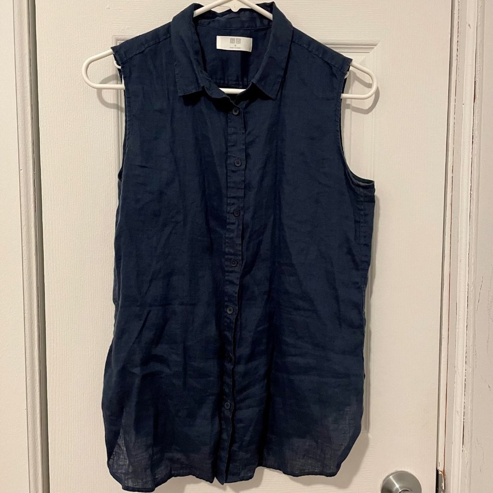 Uniqlo Blue Sleeveless Button Down Shirt (M)